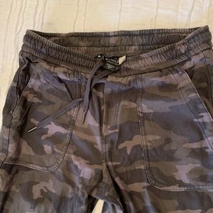 Athlete Farralon Joggers size 4